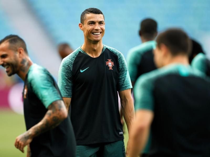 Trifft mit Europameister Portugal auf Ex-Weltmeister Spanien: Cristiano Ronaldo. Foto: Francisco Seco/AP