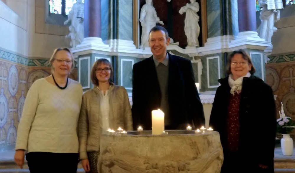 Pfarrer Falko Schilling mit der Kirchenmusikerin Simone Heckmann (r.), Kantorin Miroslawa Cieslak (2.v.l.) und Superintendentin Christiane Kellner (l.), die die Einführung der neuen Mitarbeiter im Kirchspiel Querfurt vornahm.