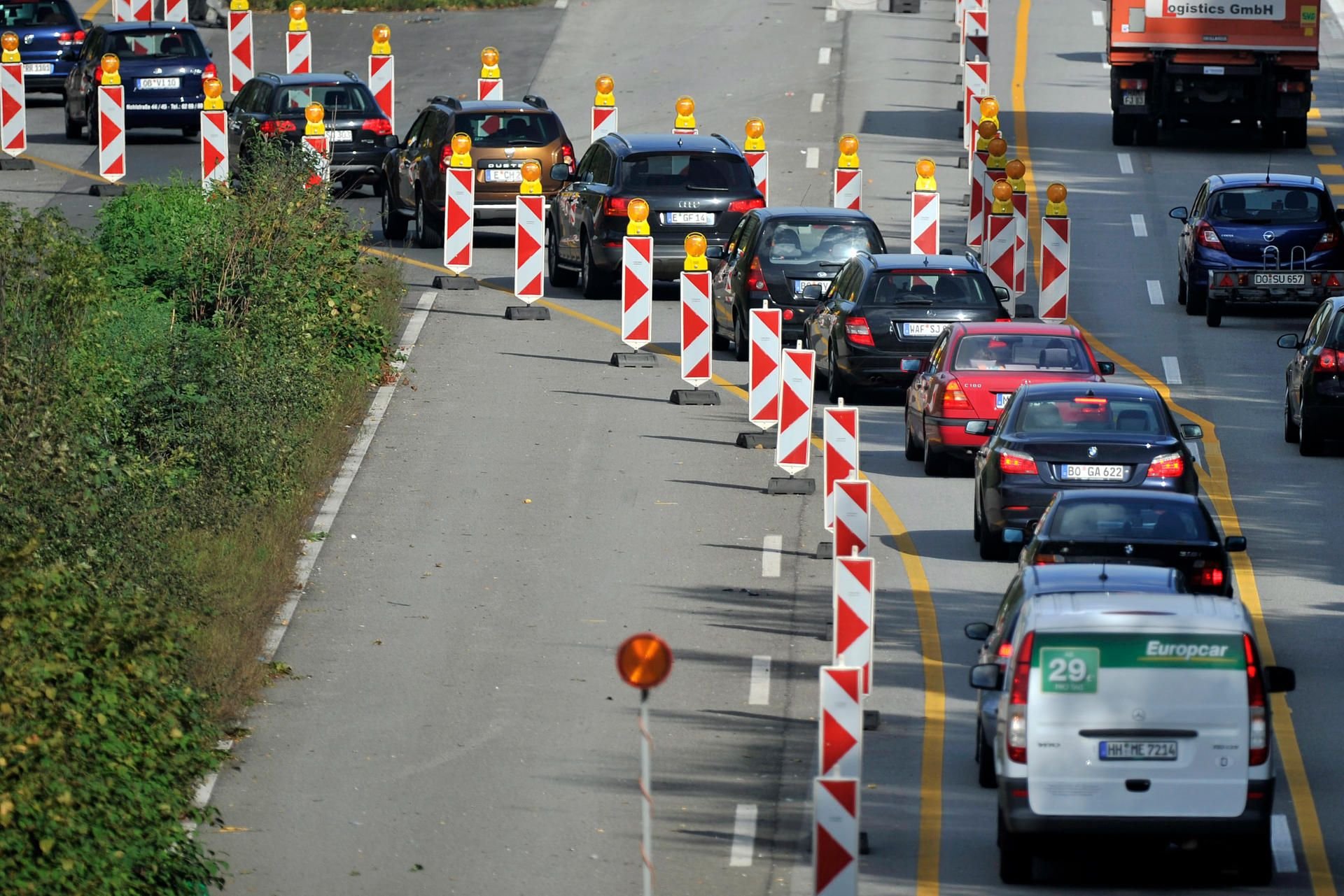 Vor Baustellen enden gelegentlich Fahrspuren.