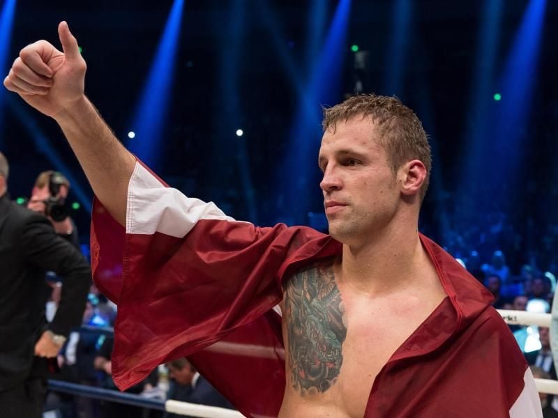 Mairis Briedis hat die Muhammad-Ali-Trophy gewonnen. Foto: picture alliance / Guido Kirchner/dpa