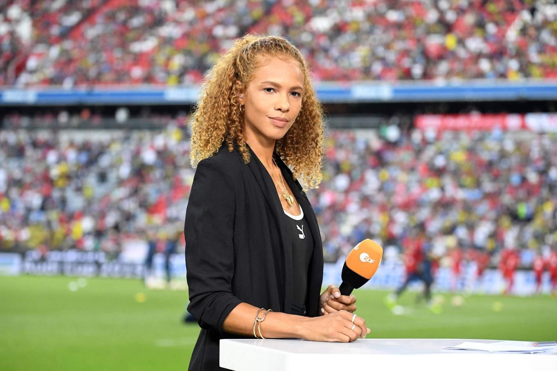 Weitspringerin Alexandra Wester, hier 2019 bei einer ZDF-Moderation.