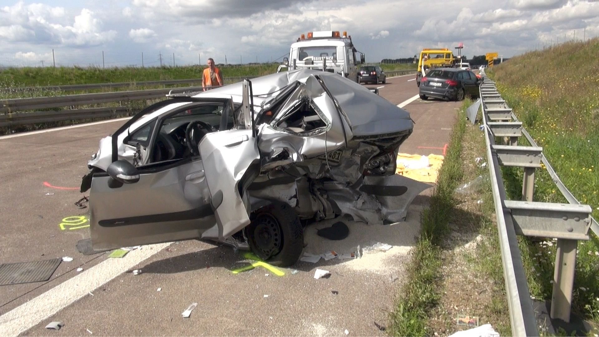 Auf der B6 ist es am Sonntagvormittag zu einem schweren Unfall bei Quedlinburg gekommen. Ein Unfallopfer starb wenig später in einem Magdeburger Krankenhaus.