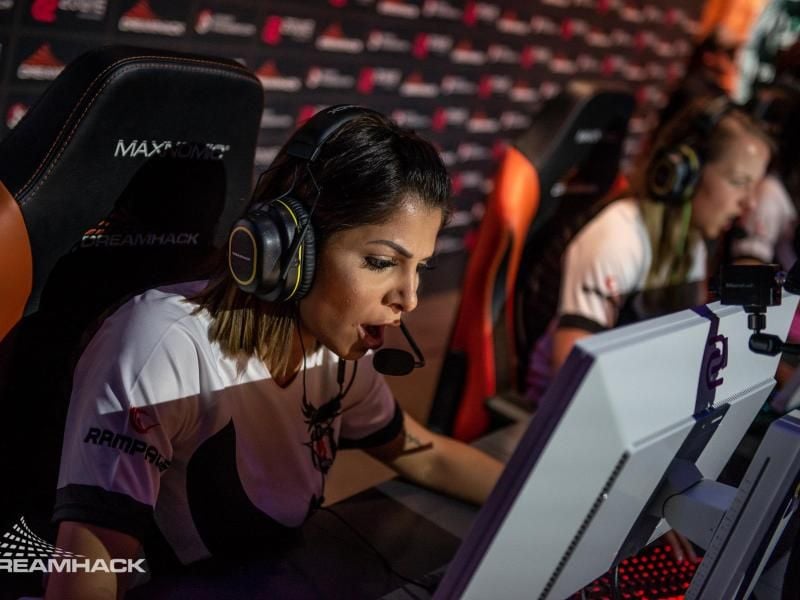 Die Spielerinnen von Besiktas haben das CS:GO-Turnier Dreamhack Showdown gewonnen. Foto: Fredrik Nilsson/Dreamhack