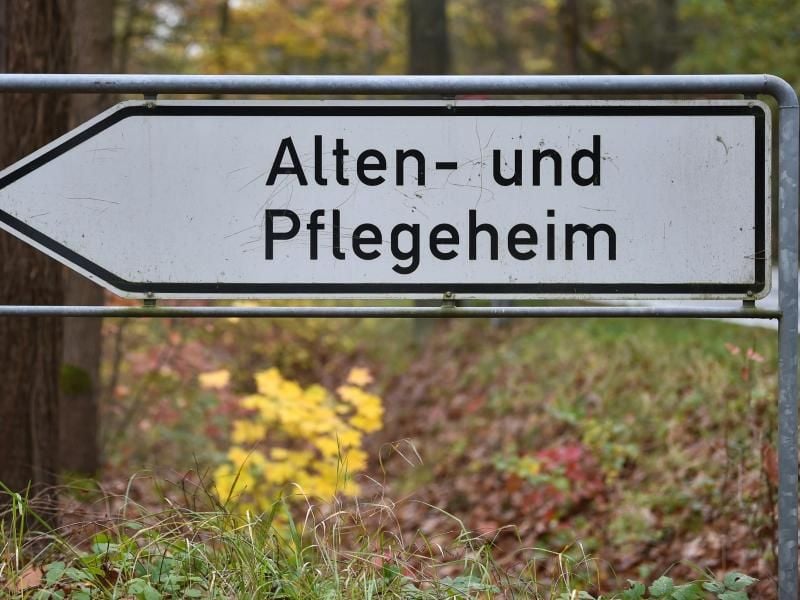 Etwa jeder zweite Todesfall durch das Coronavirus wird in fünf europäischen Ländern einer Studie zufolge aus einem Pflegeheim gemeldet. Foto: Patrick Pleul/dpa-Zentralbild/dpa