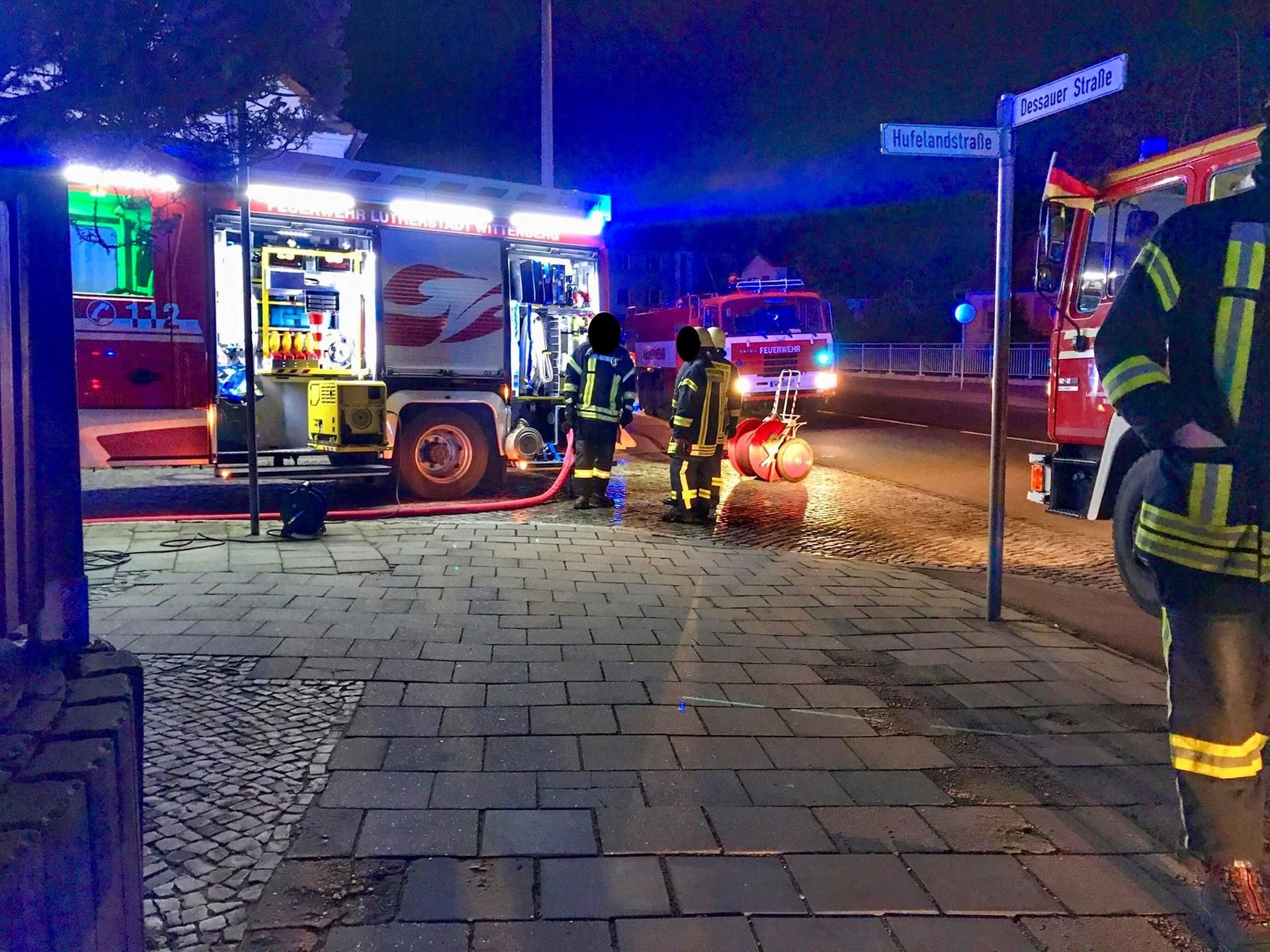 Feuerwehreinsatz in Wittenberg Mann bei Brand in Mehrfamilienhaus verletzt