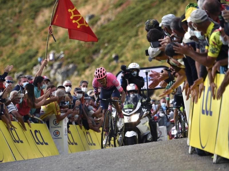 Bei der Bergankunft auf dem Grand Colombier wird es am Sonntag keine Zuschauer geben. Foto: Anne-Christine Poujoulat/AFP/AP/dpa