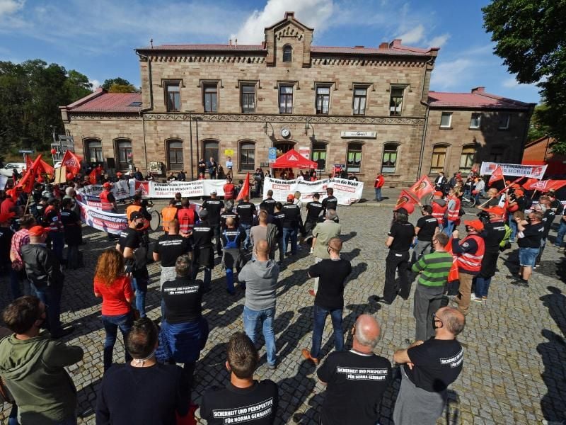 Warnstreik beim Autozulieferer Norma. Foto: Martin Schutt/dpa-Zentralbild/dpa/Archivbild