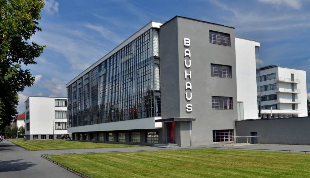 Auch das Bauhaus-Gebäude wird zur Filmkulisse.
