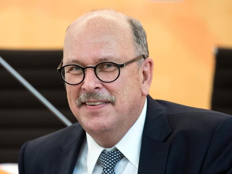 Der hessische Sozialminister Stefan Grüttner (CDU). Foto: Boris Roessler/Archiv