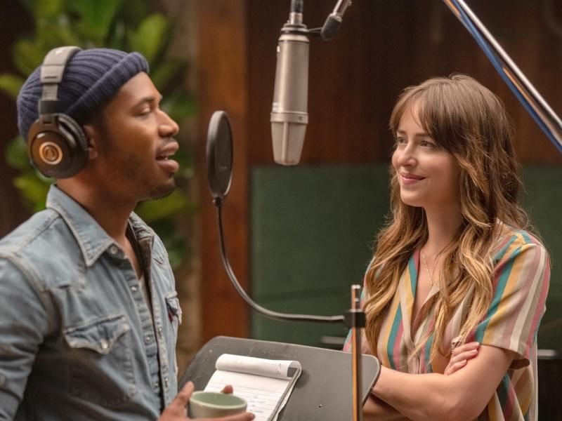 Die Begegnung mit David Cliff (Kelvin Harrison Jr.) bringt Maggie Sherwoode (Dakota Johnson) zum Nachdenken. Foto: Glen Wilson/Universal Pictures/dpa