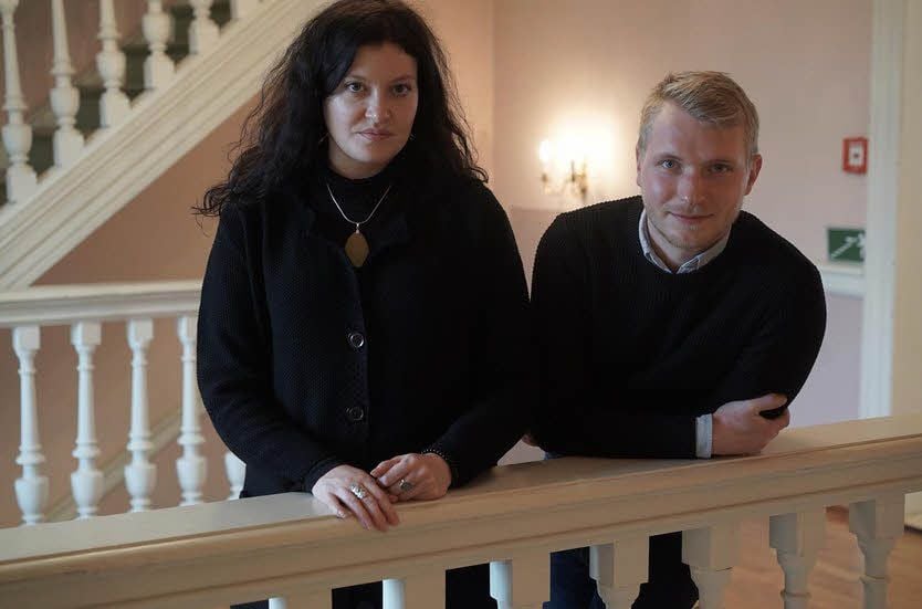 Arbeiten der Fotografin Julia Smirnova und des Künstlers Frank Moll sind derzeit im Humboldt-Schloss in Hettstedt ausgestellt.