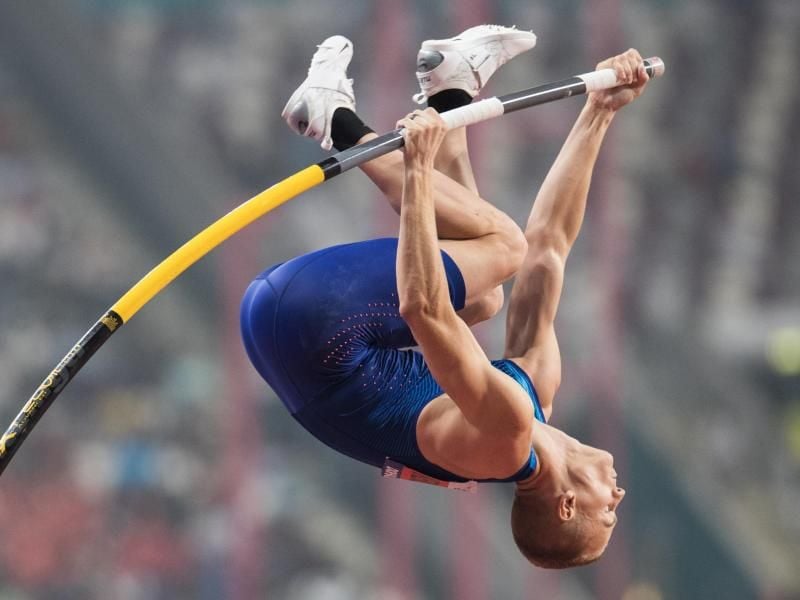 Sam Kendricks aus den USA wurde wieder Weltmeister im Stabhochsprung. Foto: Oliver Weiken/dpa