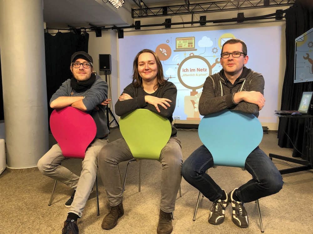 Der Jugendmedienschutz beim Offenen Kanal hat Verstärkung bekommen - neben Lorenz Schill (l.) und Marco Geßner (r.) ist jetzt auch Annabelle Marwinski mit von der Partie.