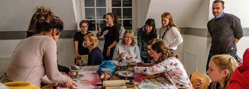 Wer wollte, konnte sich bei der „Nacht der Kultur und Künste“ im Piesteritzer Gymnasium an keramischen Arbeiten versuchen.