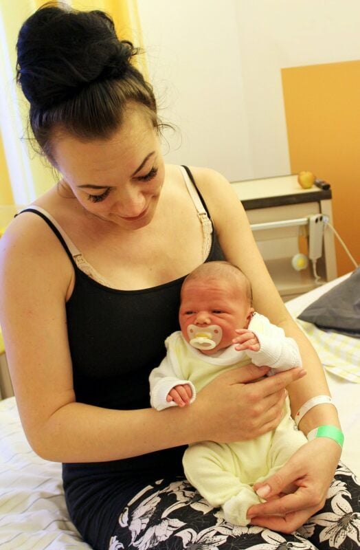 Babett Euhlert mit Sohn Arni, geboren am 1. Januar 2021