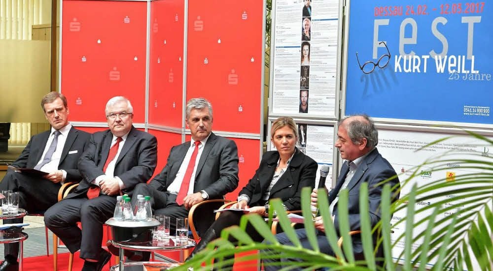 In der Stadtsparkasse Dessau wurde am Donnerstag das Programm zum Weill-Fest 2017 vorgestellt.