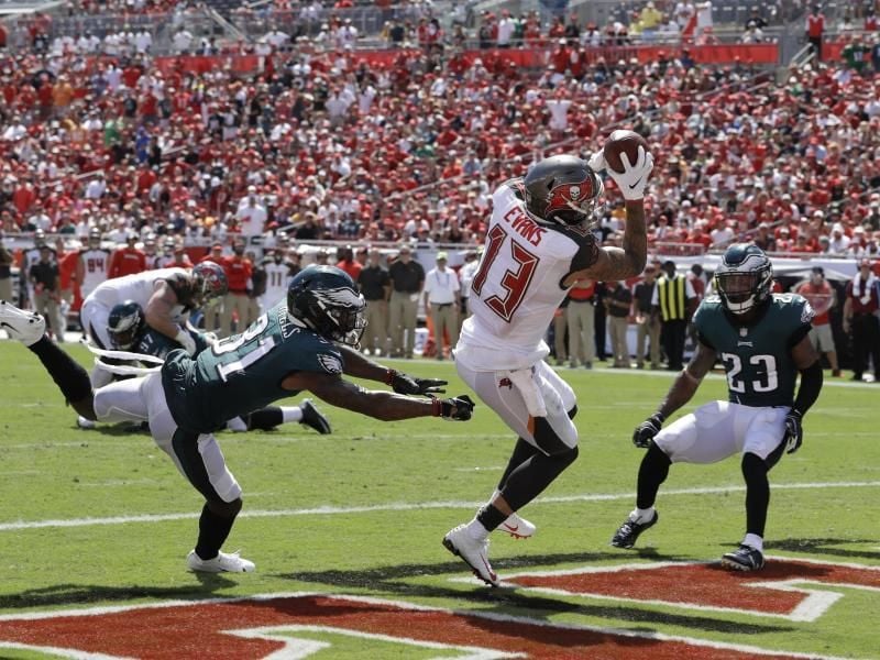 Tampa Bays Mike Evans (13) erzielt einen Touchdown gegen die Philadelphia Eagles. Foto: Chris O'meara/AP