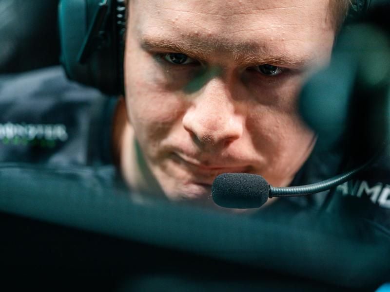 Mads „Broxah” Brock-Pedersen (21) hat sich mit Fnatic für die zweite Runde der LEC-Playoffs qualifiziert. Foto: Riot Games