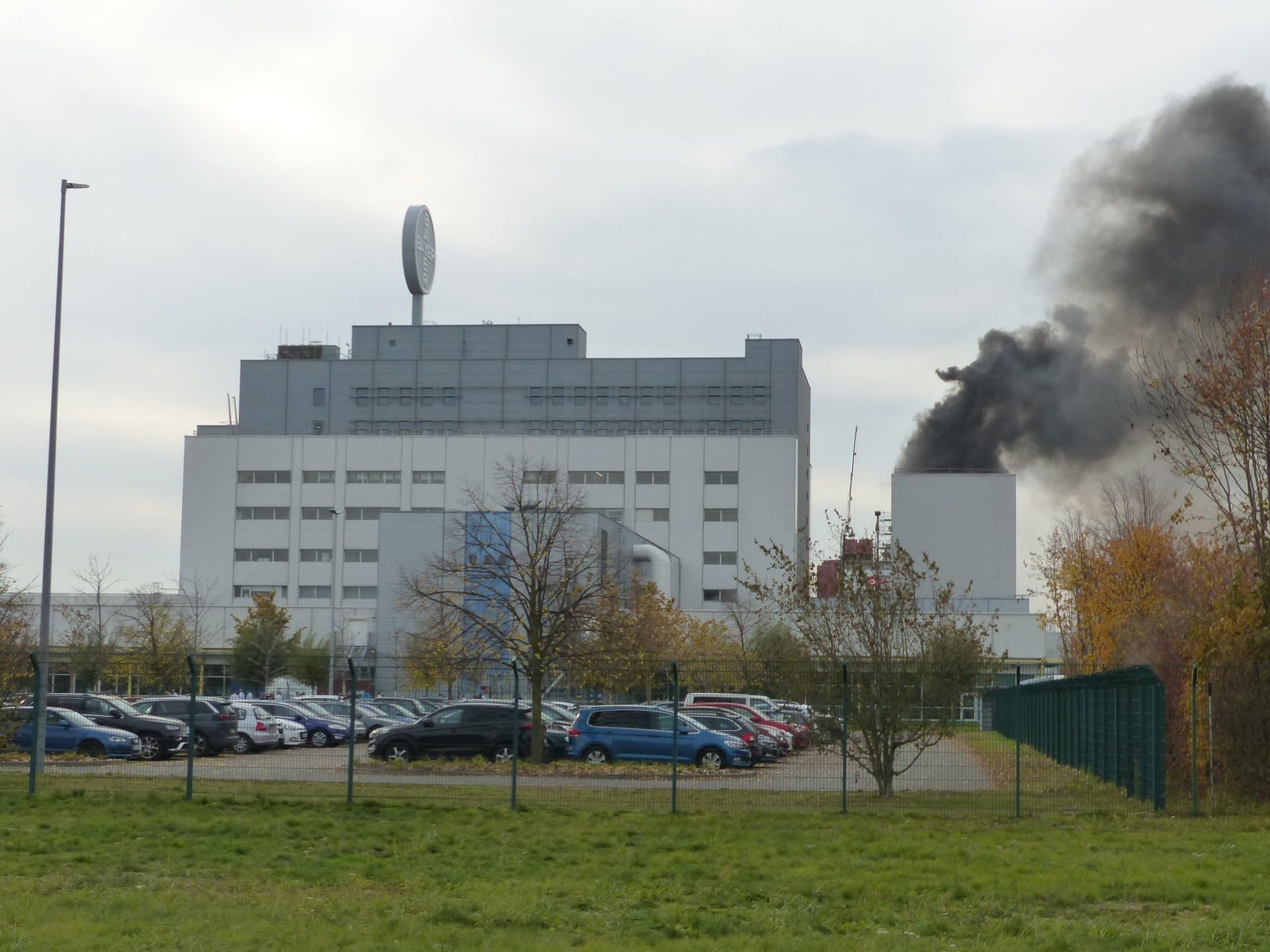 Bei Bayer im Bitterfelder Chemiepark ist ein Feuer ausgebrochen.