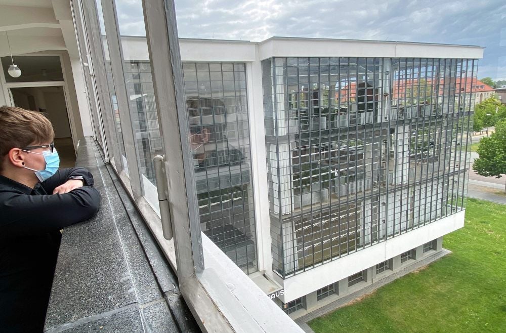 Endlich wieder offen: Pressesprecherin Ute König freut sich, dass nun endlich wieder etwas mehr Normalität im Bauhaus herrscht.