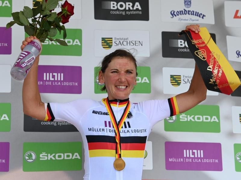 Holte mit Deutschlands Mixed-Staffel EM-Gold in Frankreich: Lisa Brennauer. Foto: Hendrik Schmidt/dpa-Zentralbild/dpa