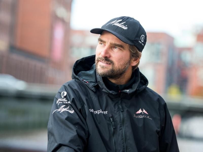 Liegt nach der ersten Woche bei der Vendée Globe auf Platz zwölf: Weltumsegler Boris Herrmann. Foto: Daniel Bockwoldt/dpa