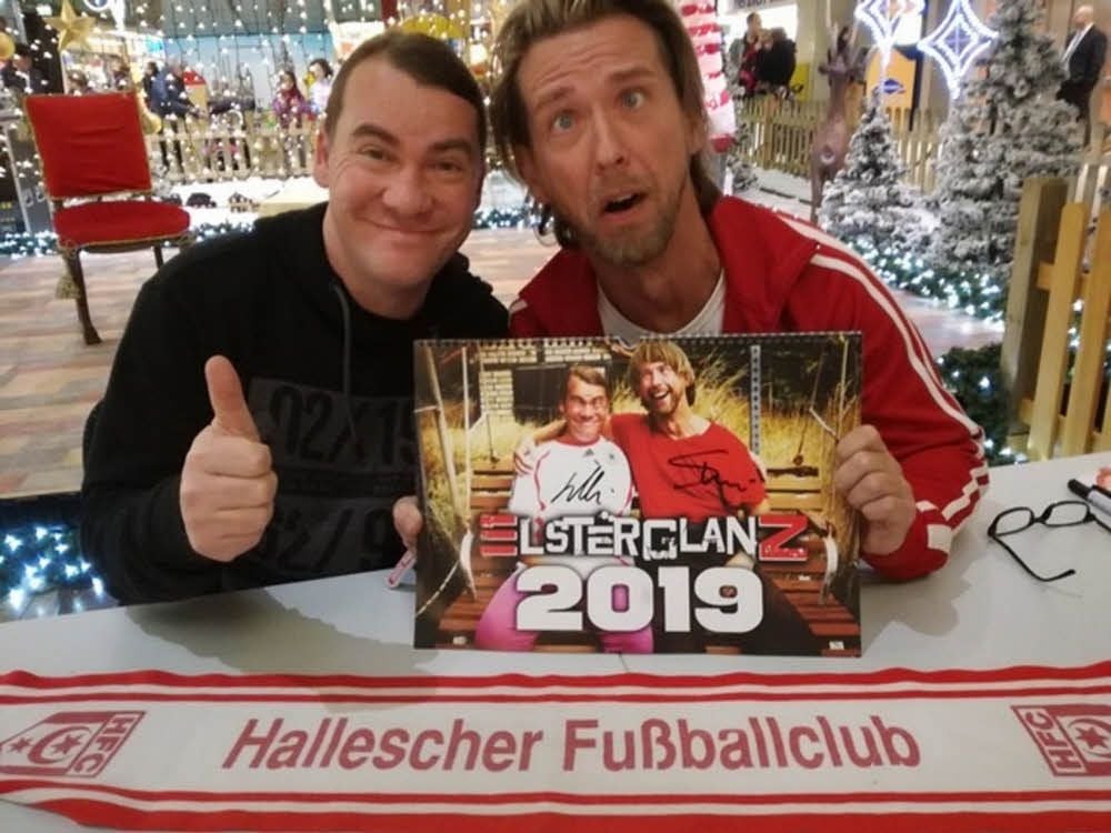 Sven Wittek und Gilbert Rödiger alias „Elsterglanz“ sind HFC-Fans.