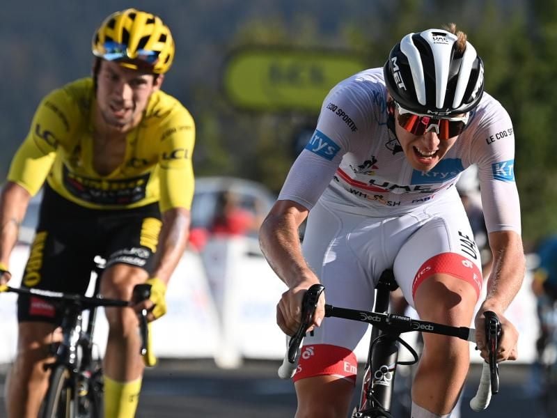 Die Slowenen Tadej Pogacar (r) und Primoz Roglic dominieren momentan die Tour. Foto: David Stockman/BELGA/dpa
