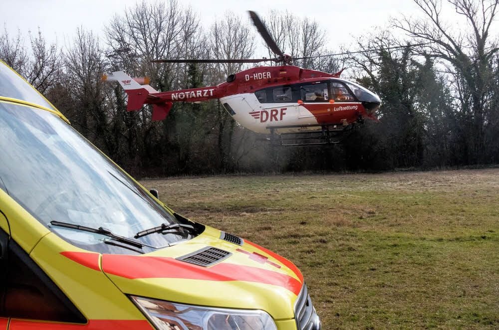 Ein Rettungshubschrauber brachte das Mädchen in eine Spezialklinik.