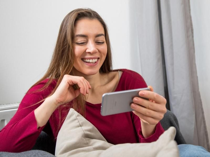 Videochats sind in Zeiten von Corona wichtiger denn je. Auch der sichere Messenger-Dienst Threema bekommt jetzt eine entsprechende Funktion. Foto: Christin Klose/dpa-tmn