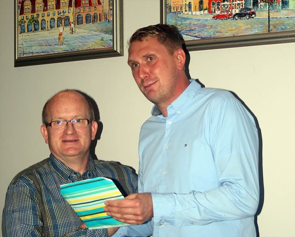 Ulrich Klose (l.) mit seinem Nachfolger Jan Walter