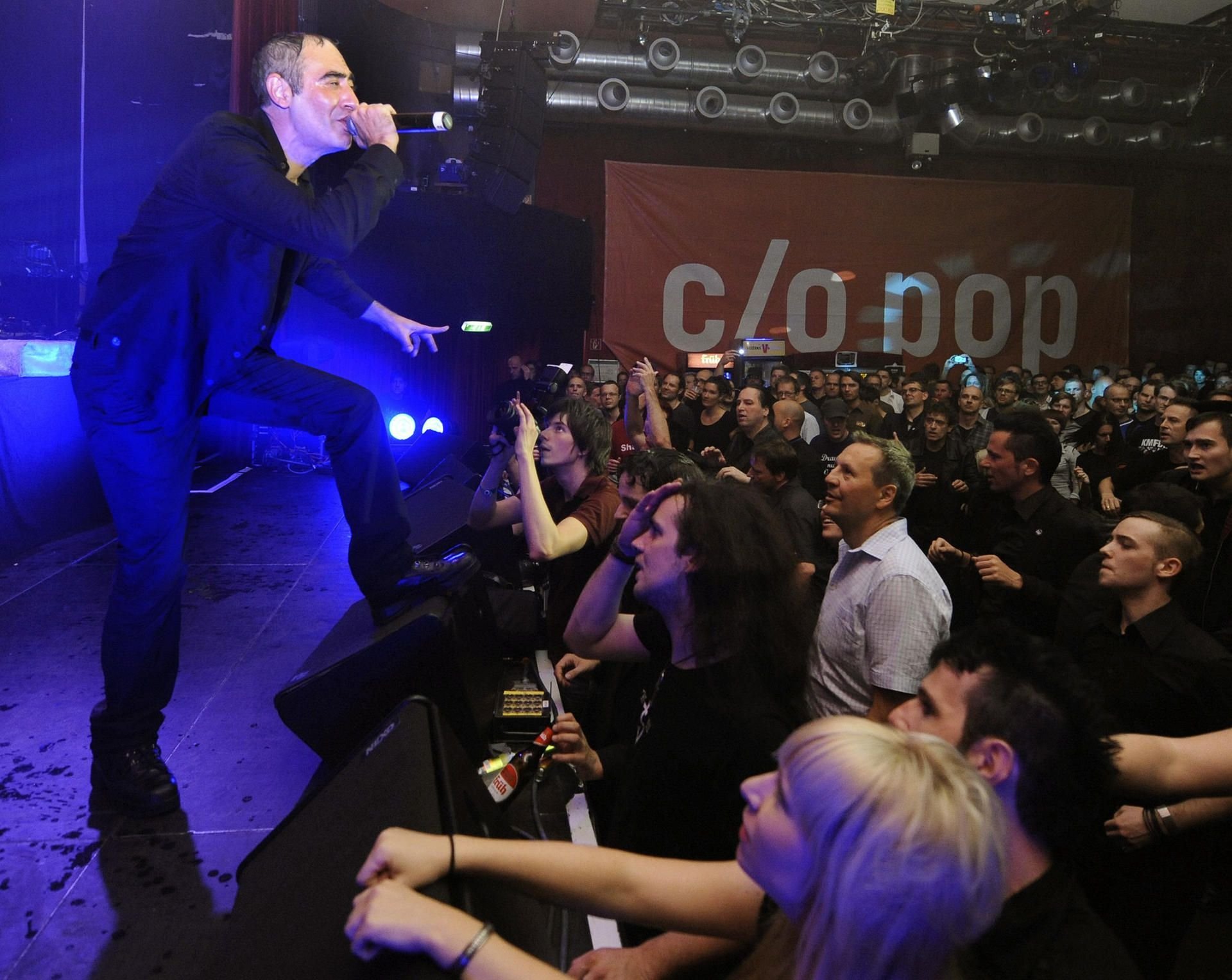Gabriel „Gabi“ Delgado-Lopez von der Band DAF - Deutsch Amerikanische Freundschaft bei der c/o-pop 2008 in Köln.