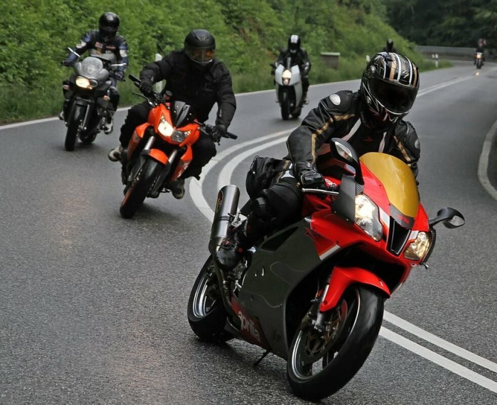 Biker auf dem Weg zum Kyffhäuser.