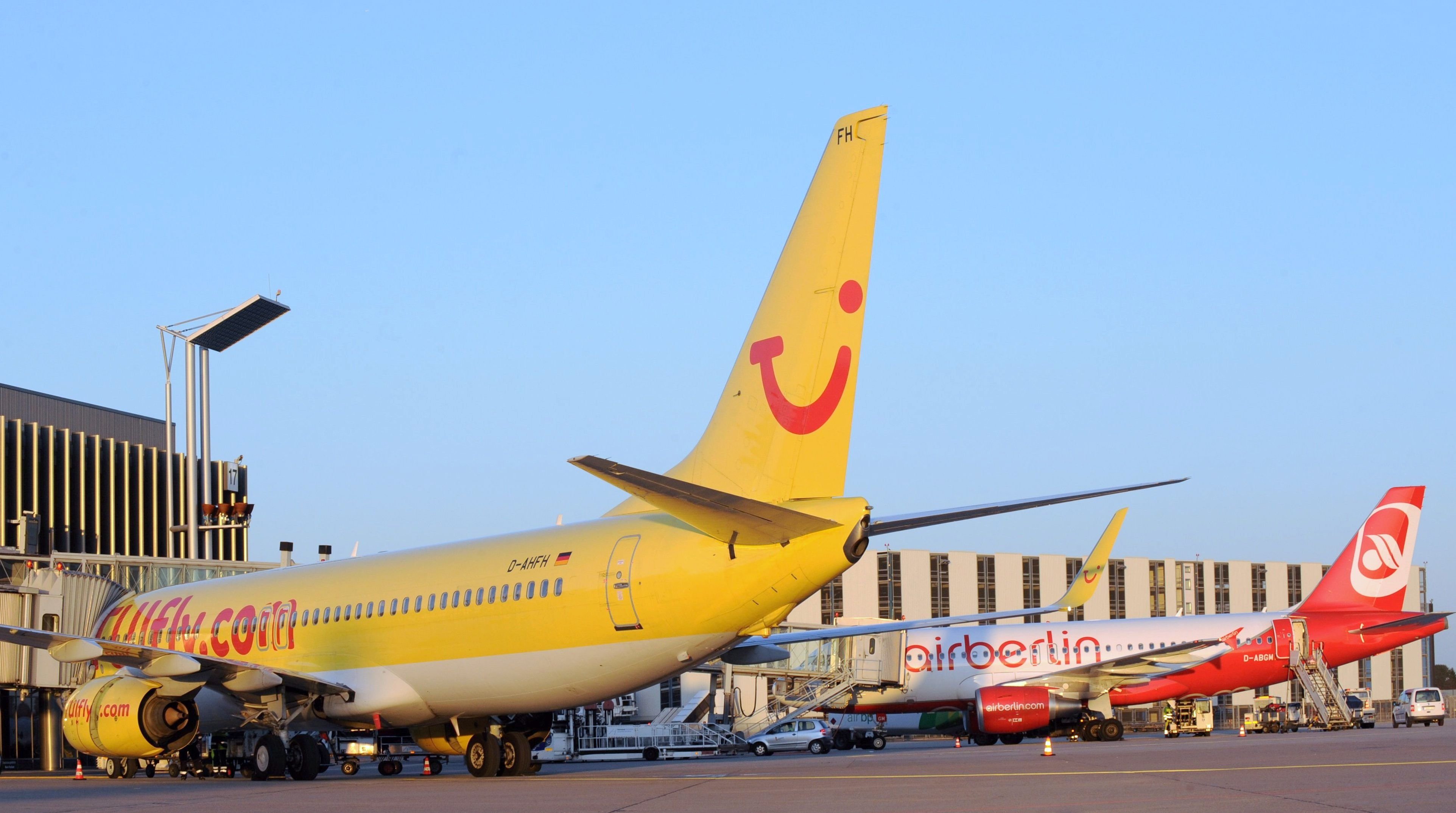 Crewengpässe sollen der Grund für die Ausfälle bei Air Berlin und Tuifly sein.