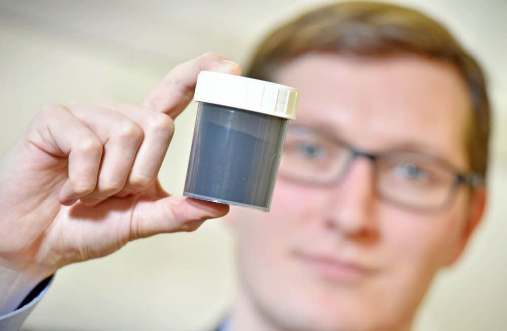 Black Magic - das schwarze Pulver, das Superleistungen vollbringt.