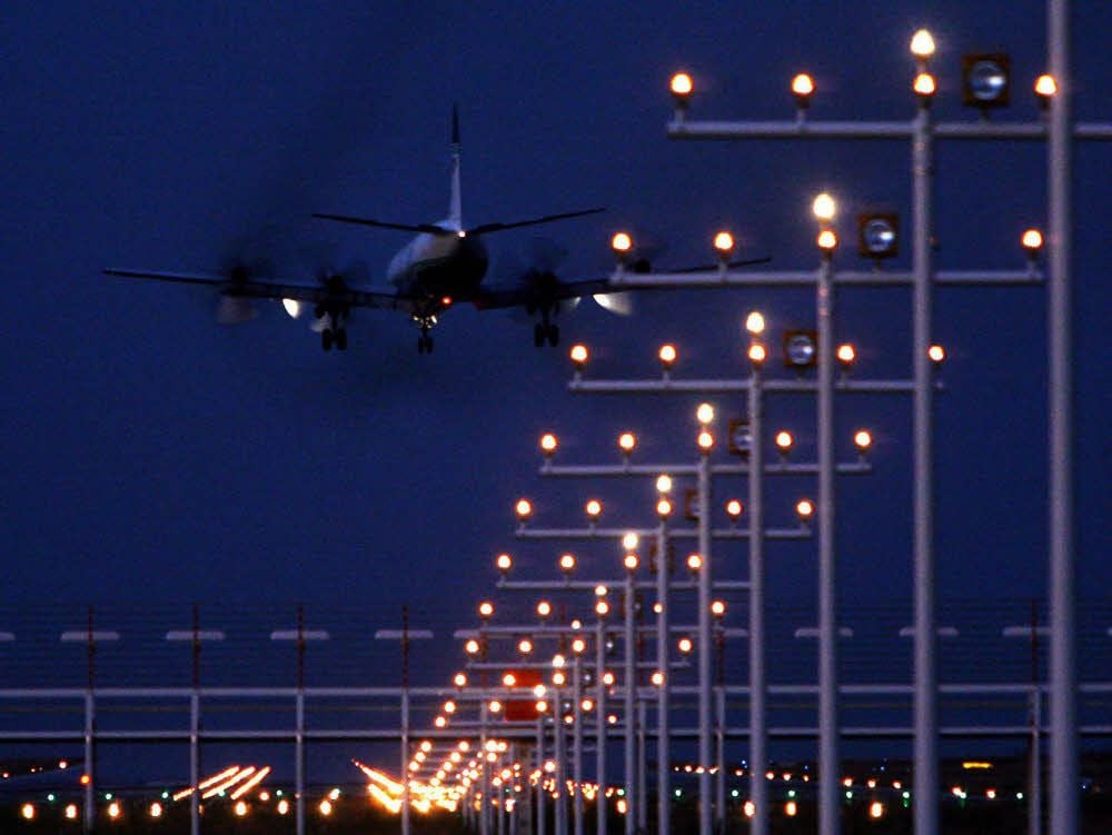 Pro Stunde können am Flughafen Leipzig/Halle künftig drei Maschinen mehr landen - auch nachts.