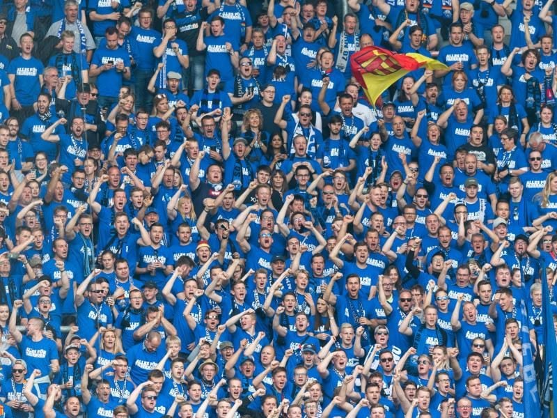 Die Fans des SC Paderborn wehren sich gegen die Zusammenarbeit mit RB Leipzig. Foto: Robert Michael