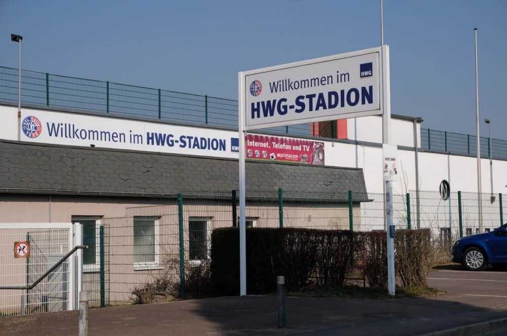 Der Stadion-Eingang von der Geschwister-Scholl-Straße aus gesehen