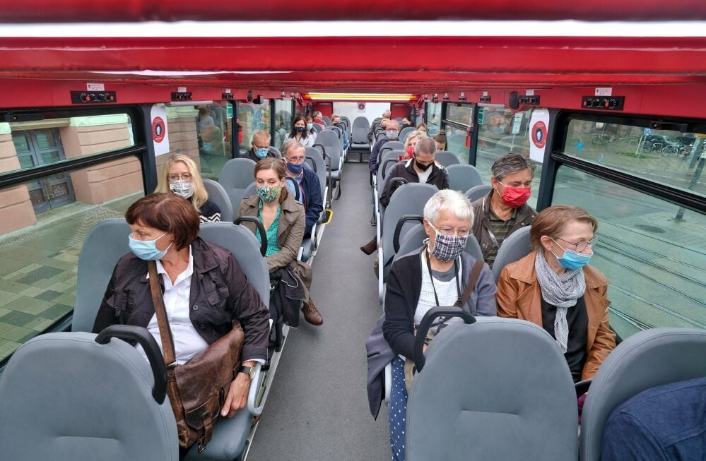 Blick ins Oberdeck: Bei schönem Wetter fährt der Bus auch als Cabrio.