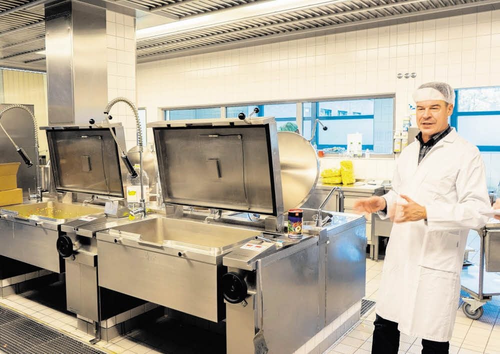 Udo Pohl leitet die Großküche des Carl-von-Basedow-Klinikums.