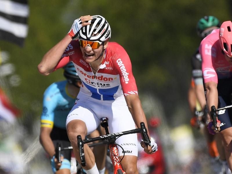 Mathieu Van der Poel kann seinen Sieg beim 54. Amstel Gold Race kaum fassen. Foto: Yorick Jansens/BELGA