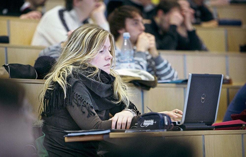 Solange sich ein Kind noch in der Ausbildung befindet, muss für dieses Kind Unterhalt gezahlt werden.