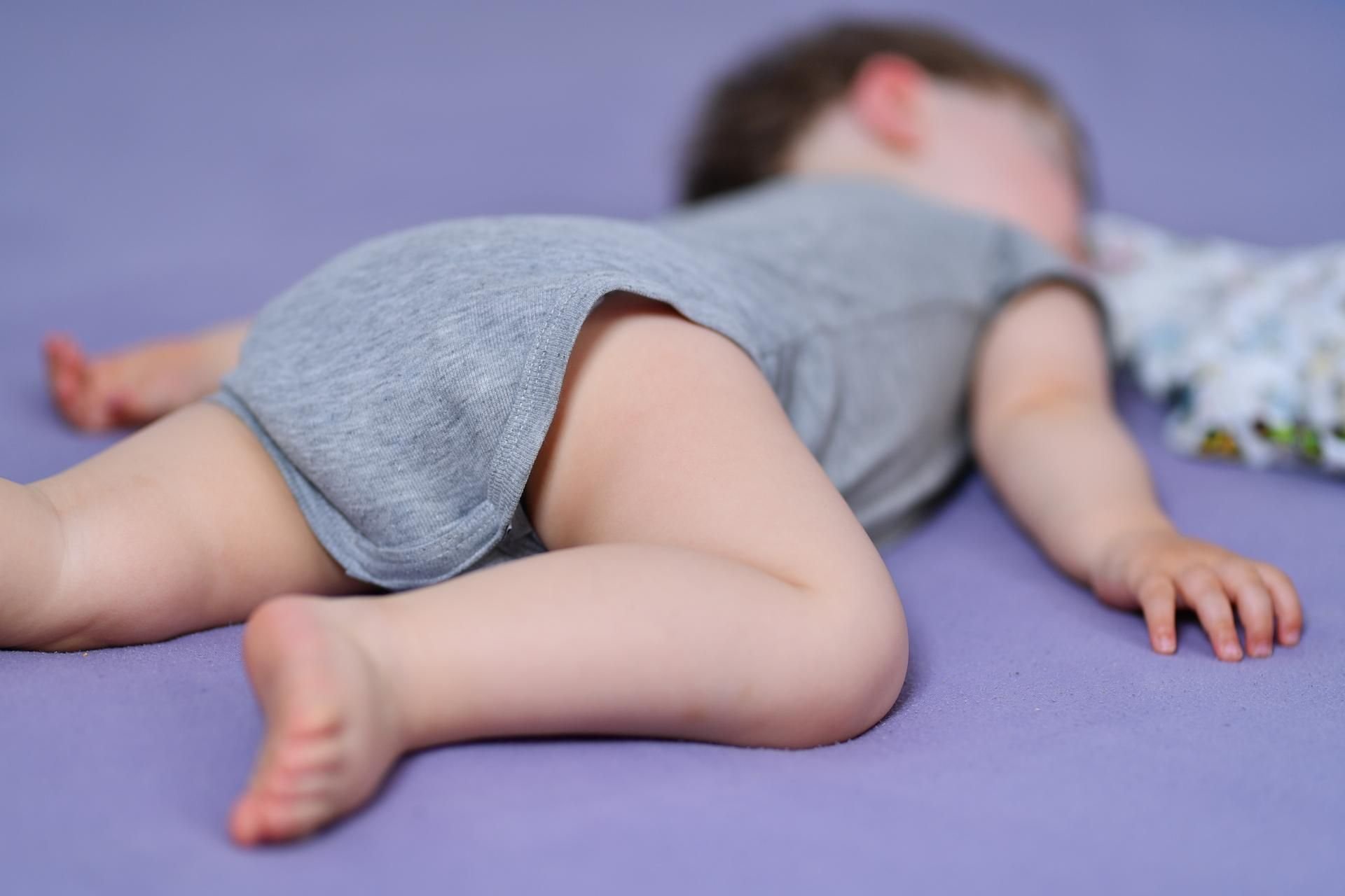 Viele Kinderatratzen sind zu weich (Symbolbild).