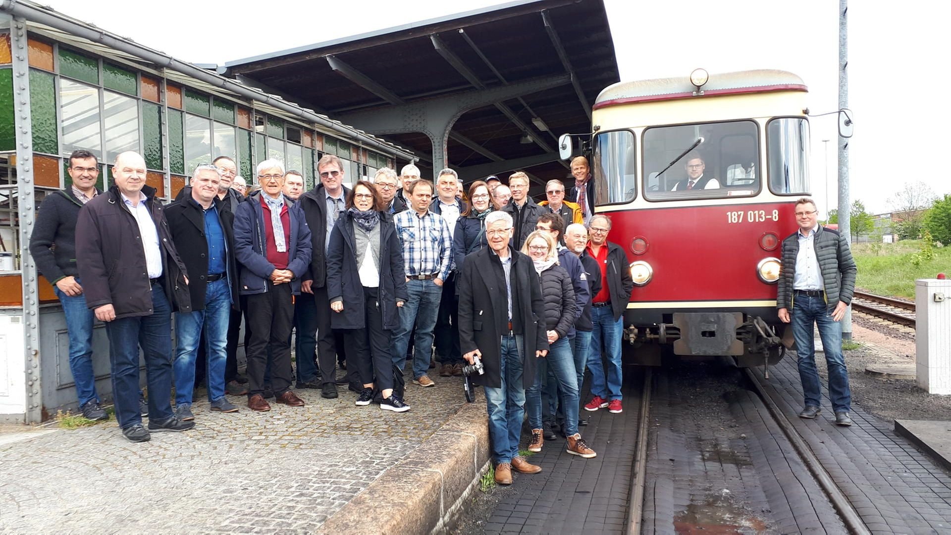 Ständig auf Achse: Die Vertreter von Schmalspurbahnen aus Deutschland, Österreich und der Schweiz fahren von Quedlinburg aus durch das Selketal.