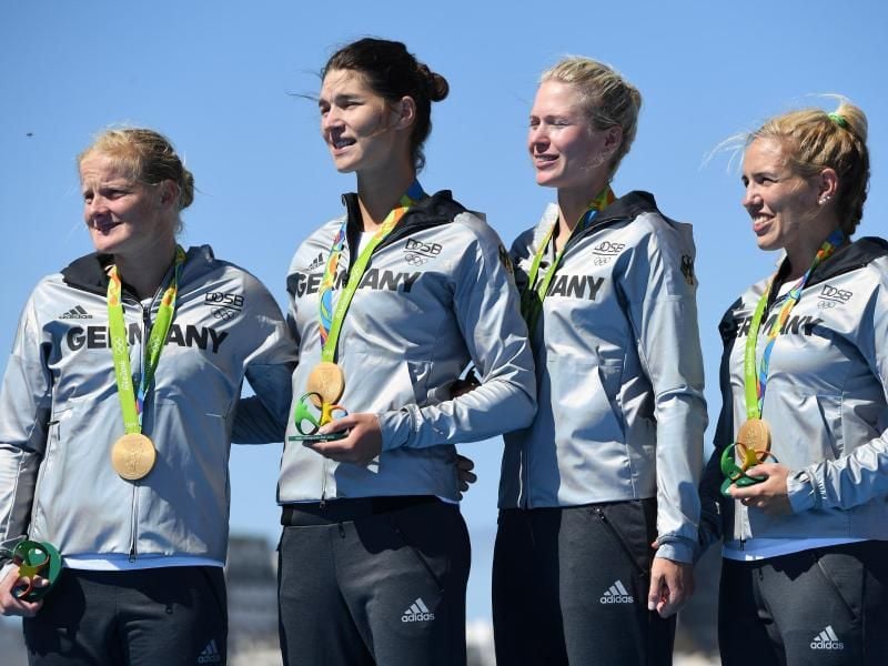 Carina Bär (2.v.l.) gewann in Rio die Goldmedaille und beendet nun ihre Karriere. Foto: Sören Stache