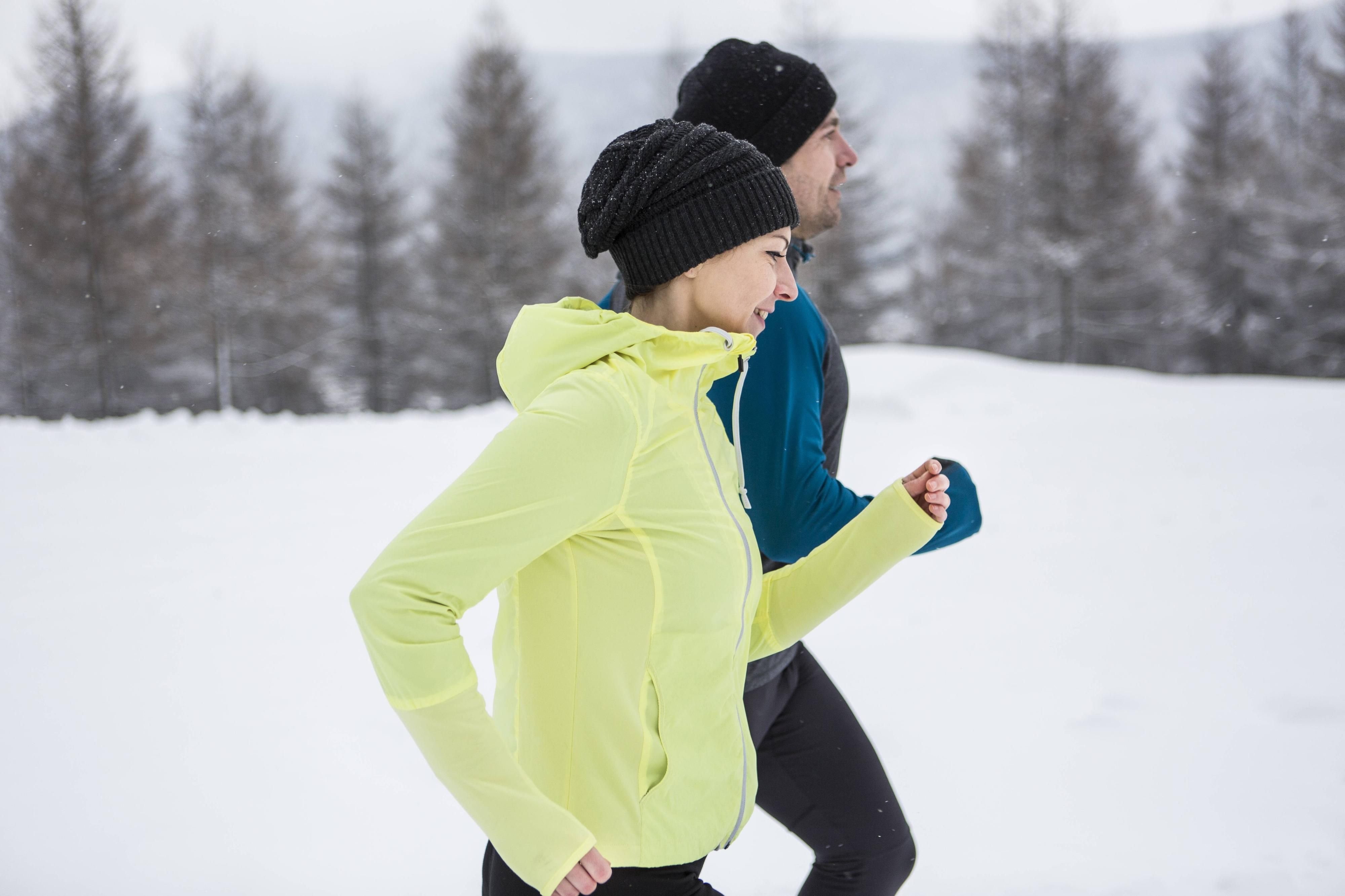 Ob Fitnessstudio, Joggen im Park, Tennis, Tanzen oder Fechten - man sollte sich einen Sport suchen, der einem liegt und an dem man Spaß hat.