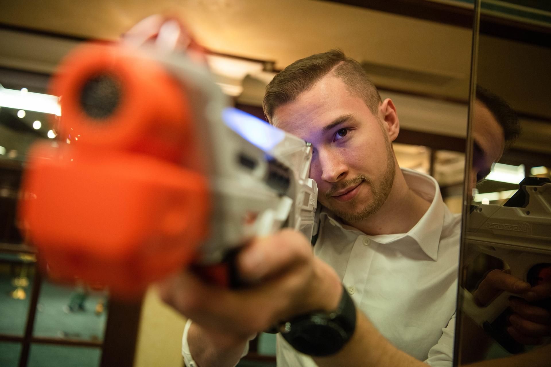 Sind Nerf-Pistolen ein Fall für das Waffengesetz? Eine neue Studie wirft Fragen auf.