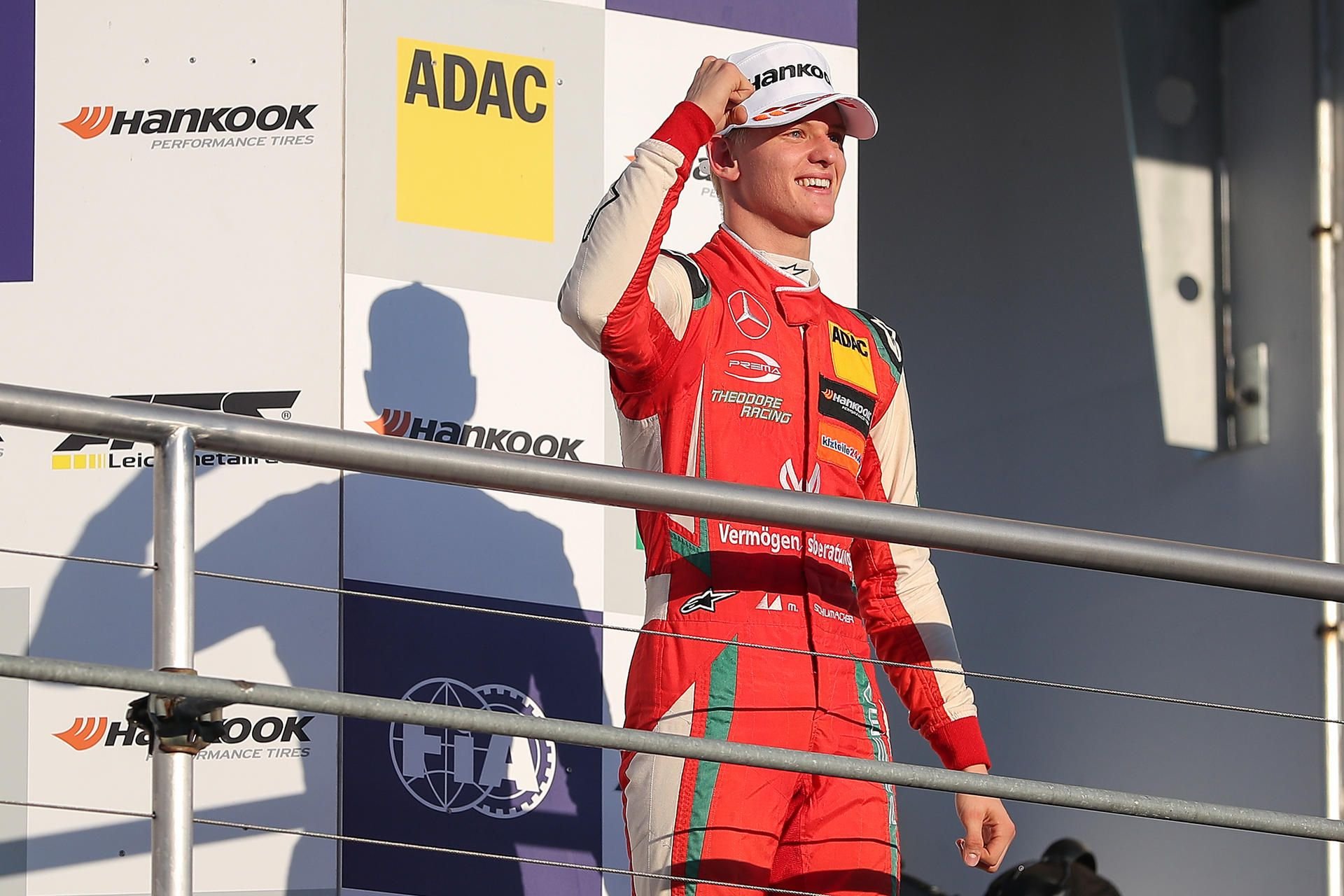Glücklich auf dem Podium: Mick Schumacher