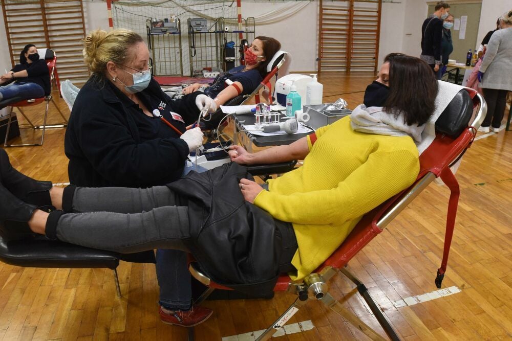 Auch beim Spenden muss eine Maske getragen werden. Es gelten strenge Hygienevorschriften.