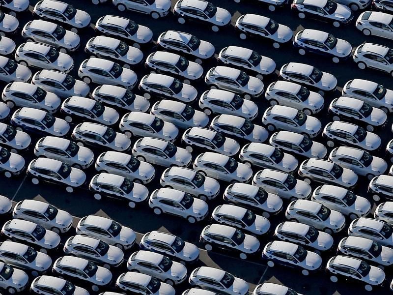 Das eigene Auto dürfte auch nach der Corona-Krise für viele Menschen ein bevorzugtes Verkehrsmittel bleiben, wie jüngst eine Befragung ergab. Foto: Jan Woitas/dpa-Zentralbild/dpa